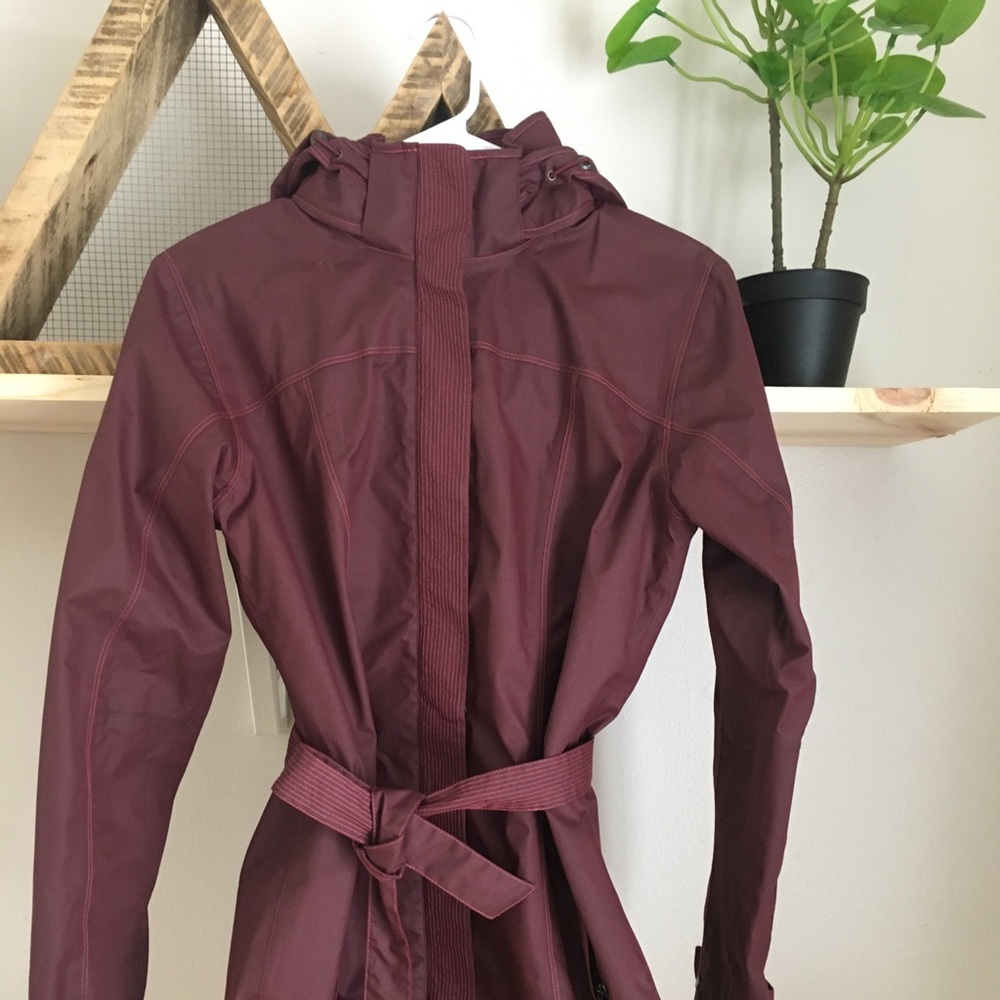 Khul women’s rain jacket size small